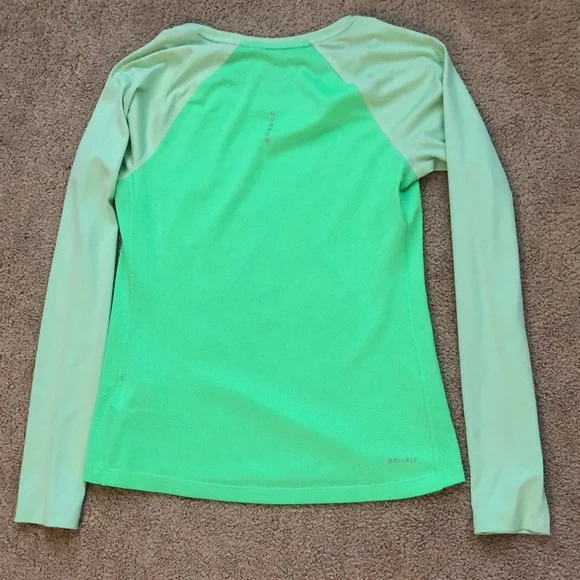 Nike Dri-Fit Running long sleeve - Picture 3 of 5